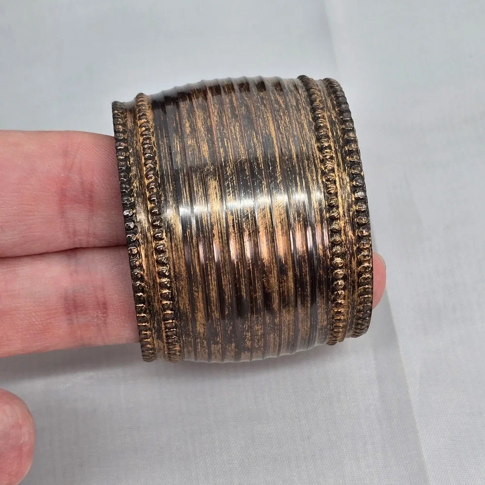 Set of 6 Bronze Tone Ribbed Napkin Rings Beaded Edge Industrial Farmhouse Style